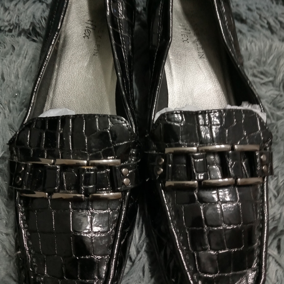 Anne Klein/ Black Snake Embo leather Loafers 10m - Picture 3 of 4
